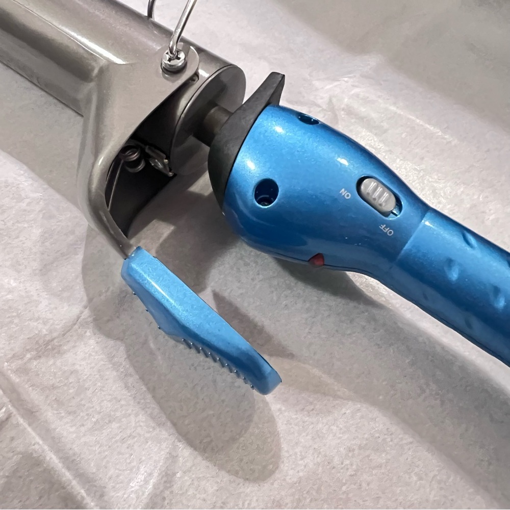 NWOT Blue BaBylissPRO Nano Titanium Spring Curling Iron - Picture 6 of 14